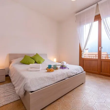 Sleeps 6 Wifi Appartement